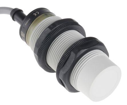 RS PRO Capacitive Barrel-Style Proximity Sensor, M30 x 1.5, 15 mm Detection, PNP Output, 10 - 30 V dc, IP67